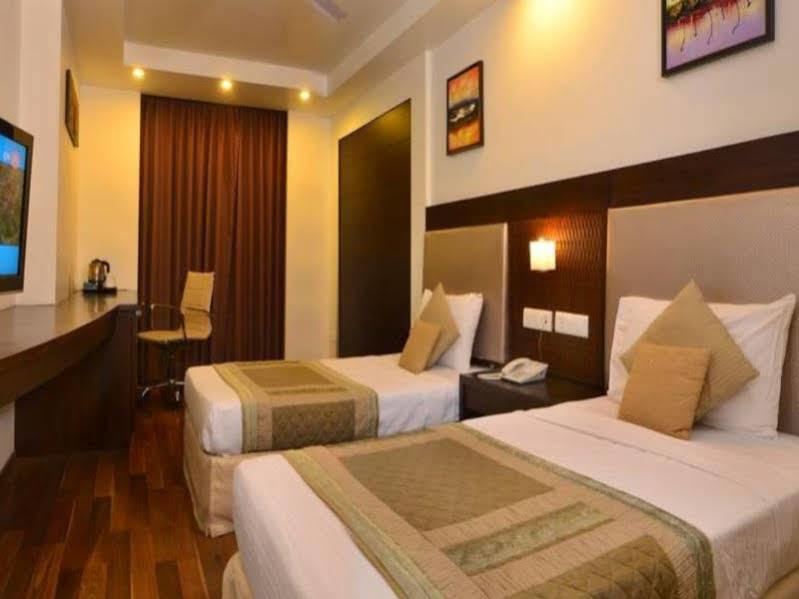 Hotel Le Roi Raipur At Raipur Railway Station Exterior foto